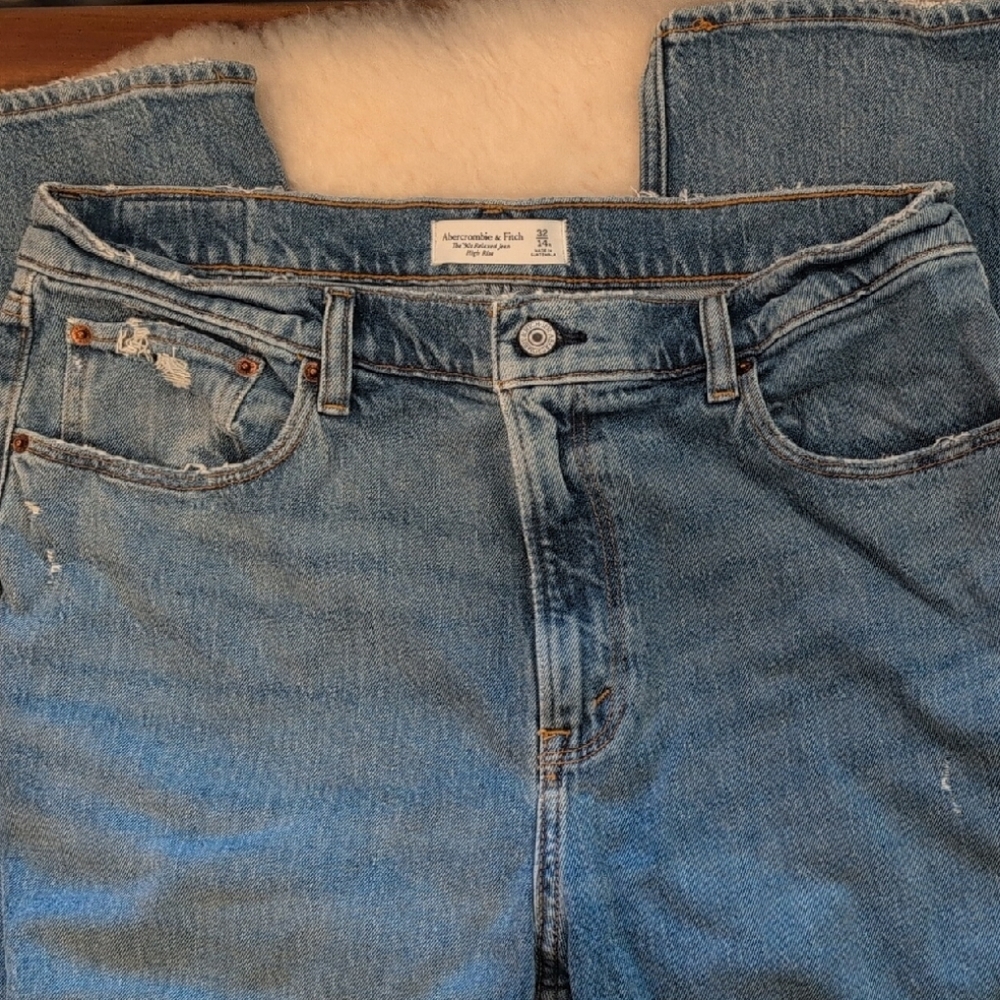Abercrombie Women's 90s Fit Jeans